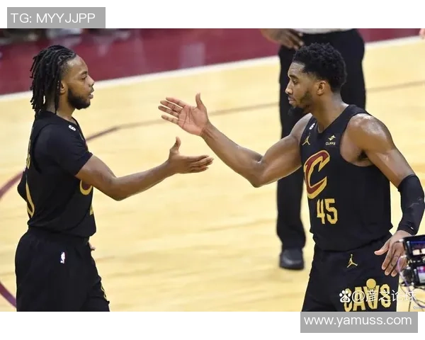 2018年2月14日骑士与雷霆激战回顾球星表现与比赛亮点分析