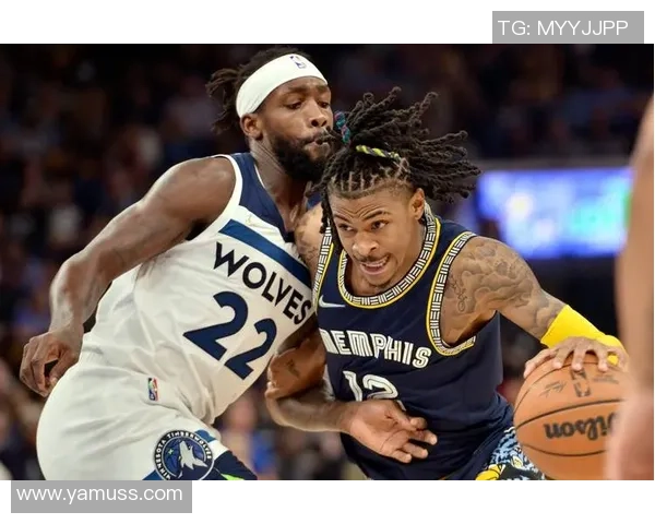 勇士与独行侠第二节精彩对决回顾球员表现与战术分析