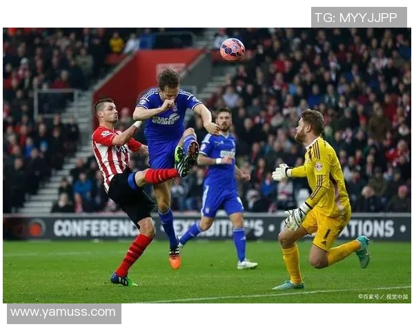 尼斯与门兴格拉德巴赫的激烈对决谁能在欧战中笑到最后