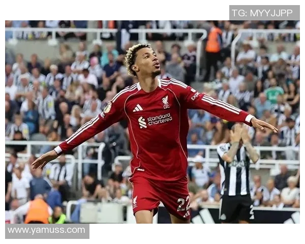 斯洛特：伊萨克的状况还需调查，球员受伤下场必定不是好消息